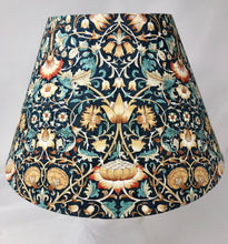 Load image into Gallery viewer, Lodden Lampshade - 12x6"  Empire - White Interior - William Morris