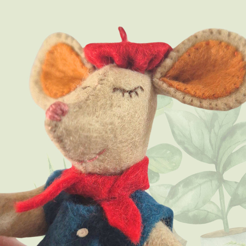 Little Mouse in Paris Felt Craft Mini Kit: English