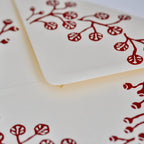 Splendid Shelf Decoration Leaves and Berries