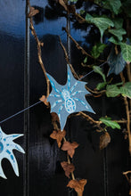 Charger l&#39;image dans la galerie, Creeping Spider Sewn Garland