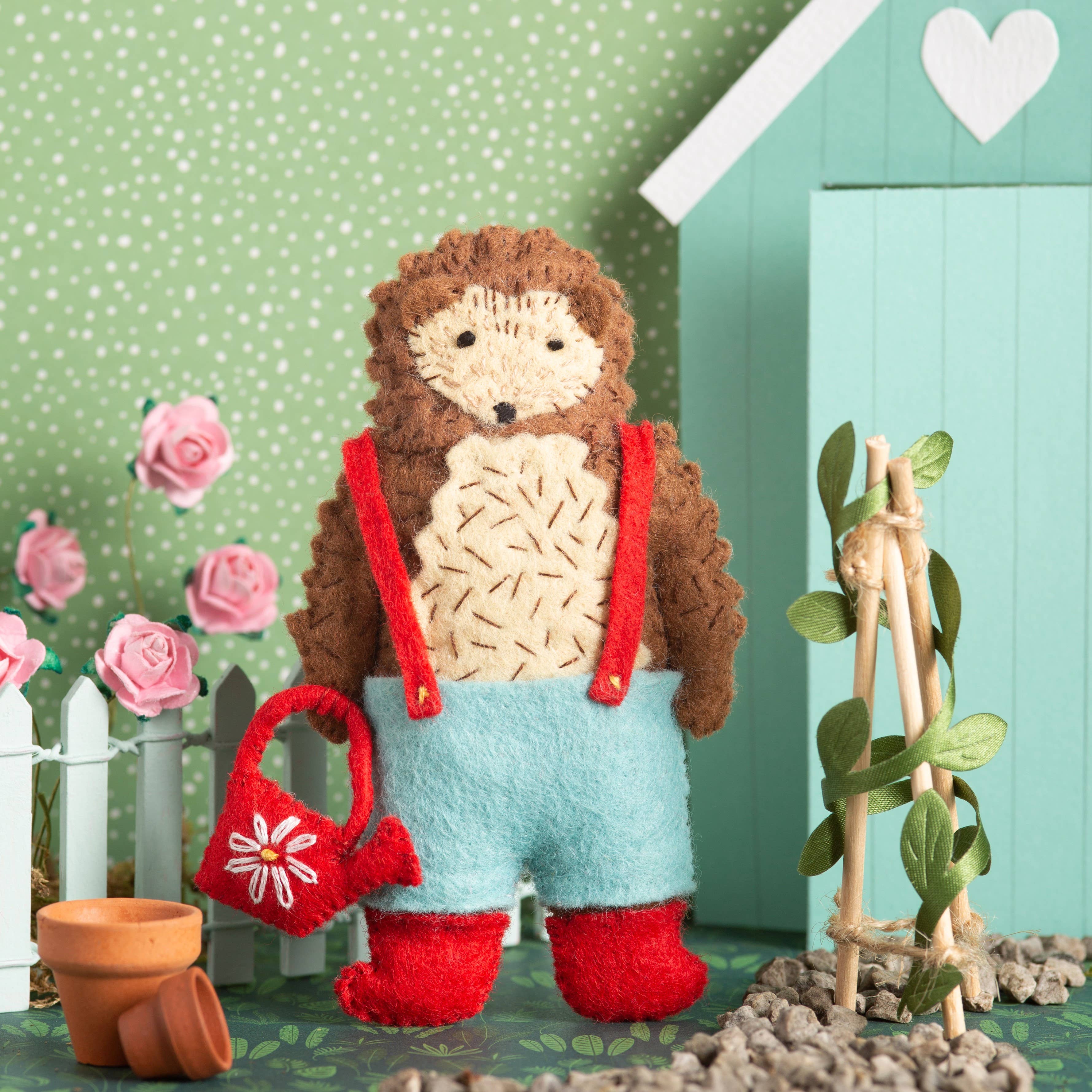 Mr. Hedgehog Gardener Felt Craft Mini Kit