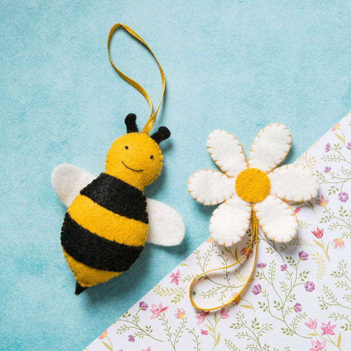 Bee & Flower Felt Craft Mini Kit: English