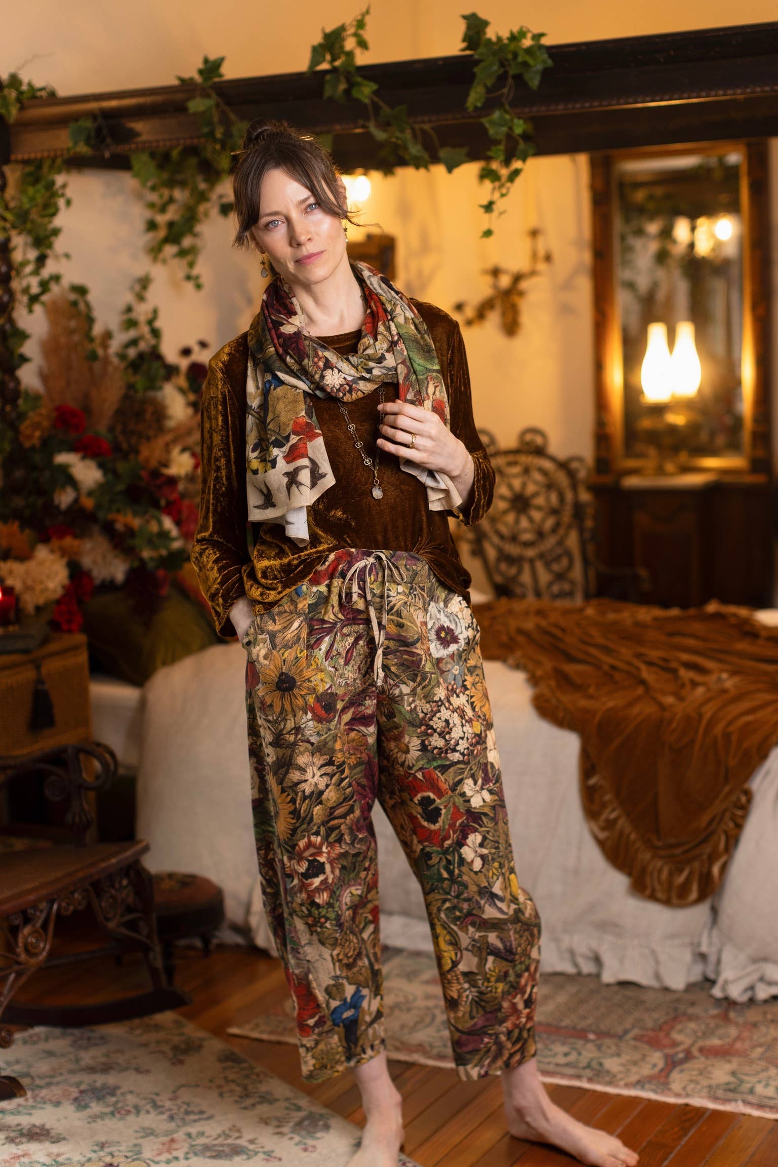 Golden Hour Linen Cropped Artist Pant w/ Floral Print: S/M
