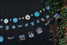 Charger l&#39;image dans la galerie, Creeping Spider Sewn Garland