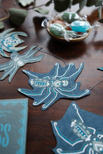 Charger l&#39;image dans la galerie, Creeping Spider Sewn Garland