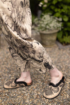 Honey & The Moon Linen Crop Artist Pant w/ Boho Floral Print: L/XL