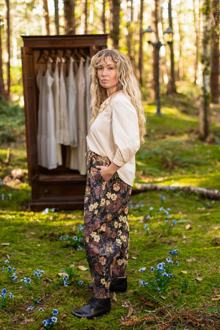 Lionheart Linen Crop Artist Pant w/ florals & Narnia print: Original O/S