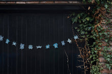 Charger l&#39;image dans la galerie, Creeping Spider Sewn Garland