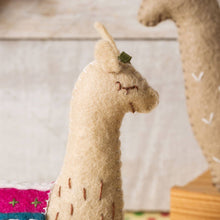 Load image into Gallery viewer, Llamas Felt Craft Kit