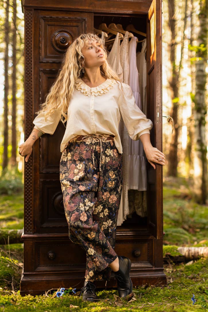 Lionheart Linen Crop Artist Pant w/ florals & Narnia print: L/XL
