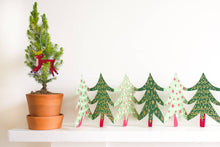 Charger l&#39;image dans la galerie, Christmas Trees Concertina Garland