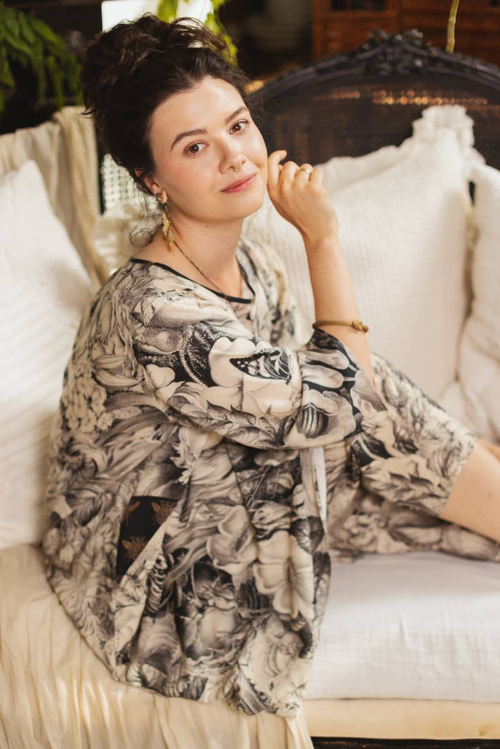 Honey & The Moon Artist Dress w/ Pockets, Florals & Bees: L/XL (fits approx. size 12-16)
