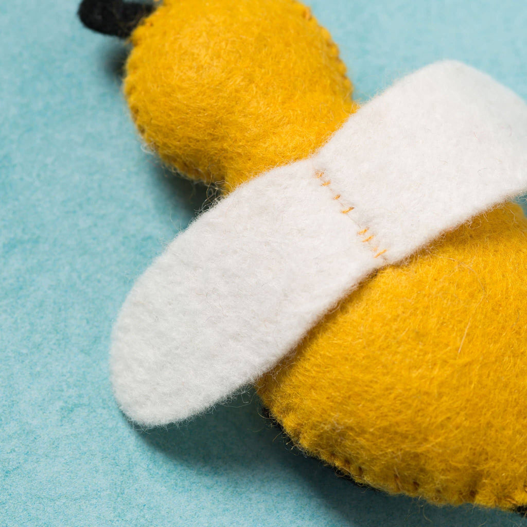 Bee & Flower Felt Craft Mini Kit