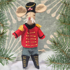 Little Mouse, the Nutcracker: English