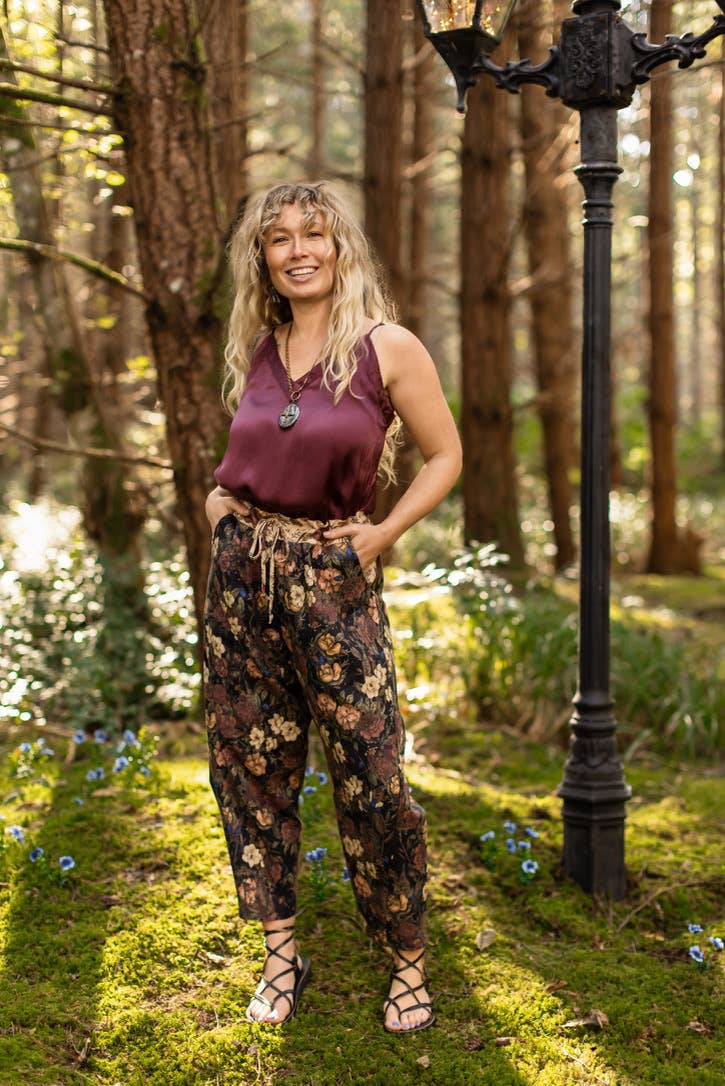 Lionheart Linen Crop Artist Pant w/ florals & Narnia print: L/XL