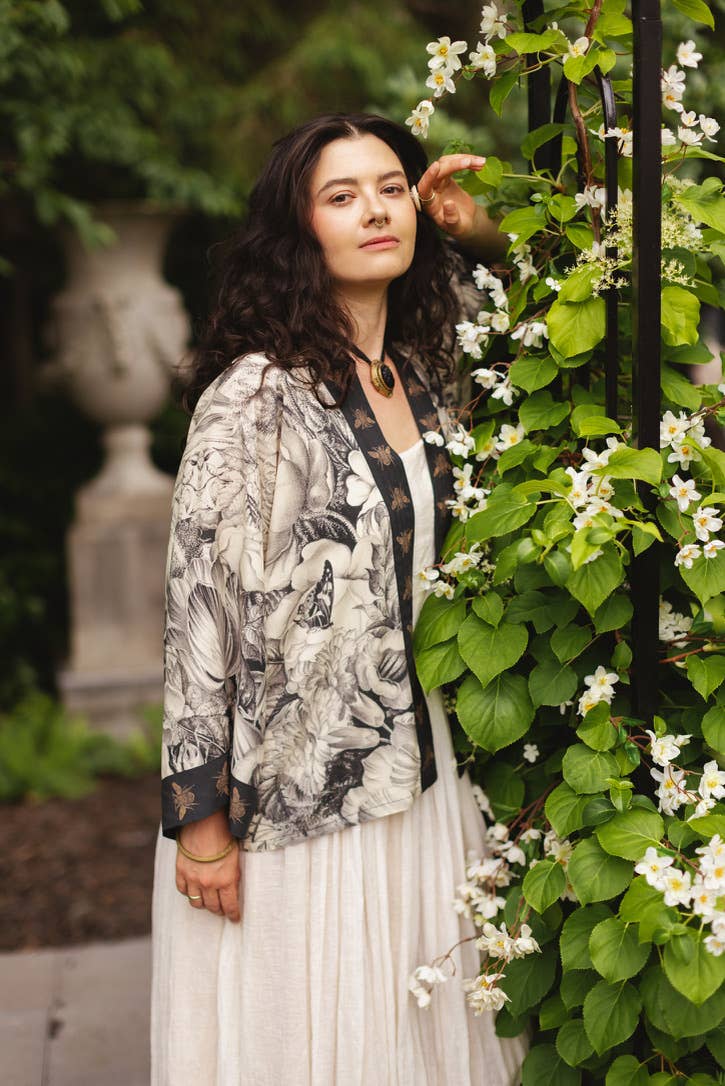Honey & The Moon Pixie Duster Crop Kimono w/ Florals & Bees