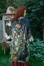 I Dream In Flowers Opera Duster Kimono Robe w/ Bees: Classic