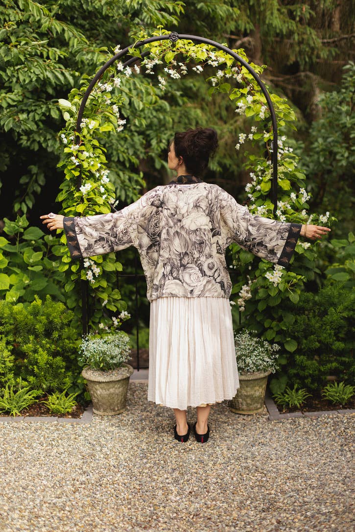 Honey & The Moon Pixie Duster Crop Kimono w/ Florals & Bees
