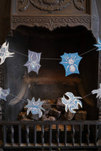 Charger l&#39;image dans la galerie, Creeping Spider Sewn Garland