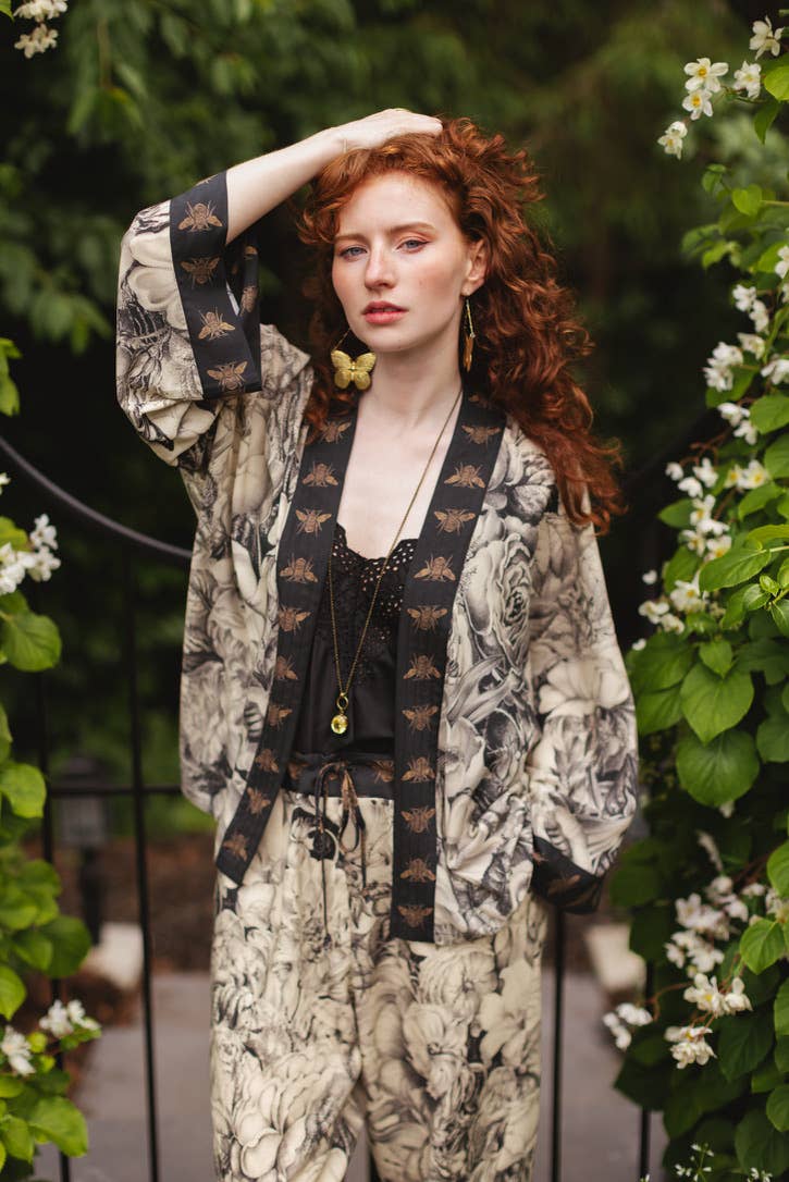 Honey & The Moon Pixie Duster Crop Kimono w/ Florals & Bees