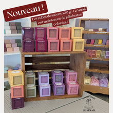 Charger l'image dans la galerie, Marseille soap block - 150g or 300g - Scented - Le Serail: 300g / Crushed Rose petals